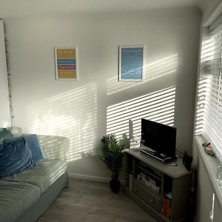 Self-Catering Studio In Beautiful Charmouth Exterior photo