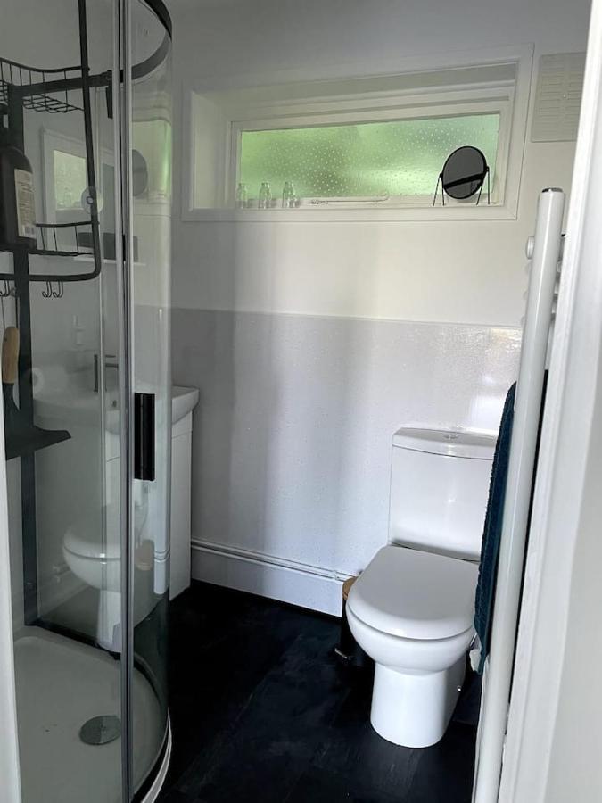 Self-Catering Studio In Beautiful Charmouth Exterior photo